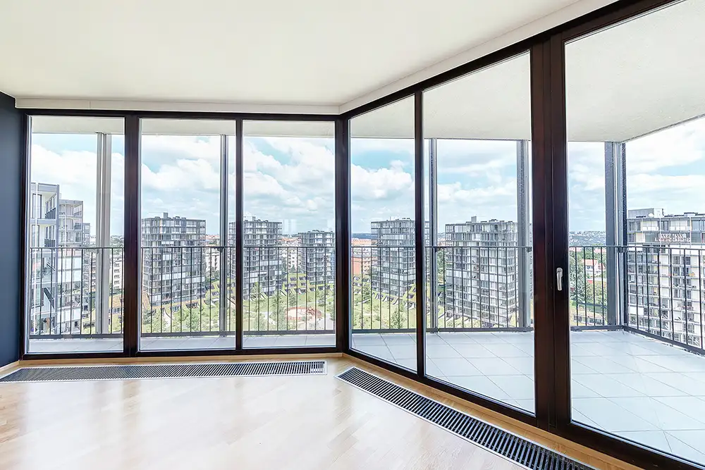 Interior de vivienda acabada con ventanas de aluminio - Ventanas Venter